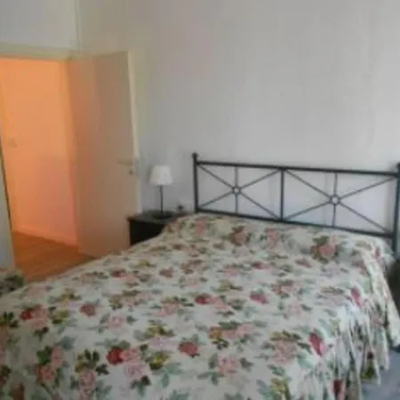 Laura 6 Apartment *